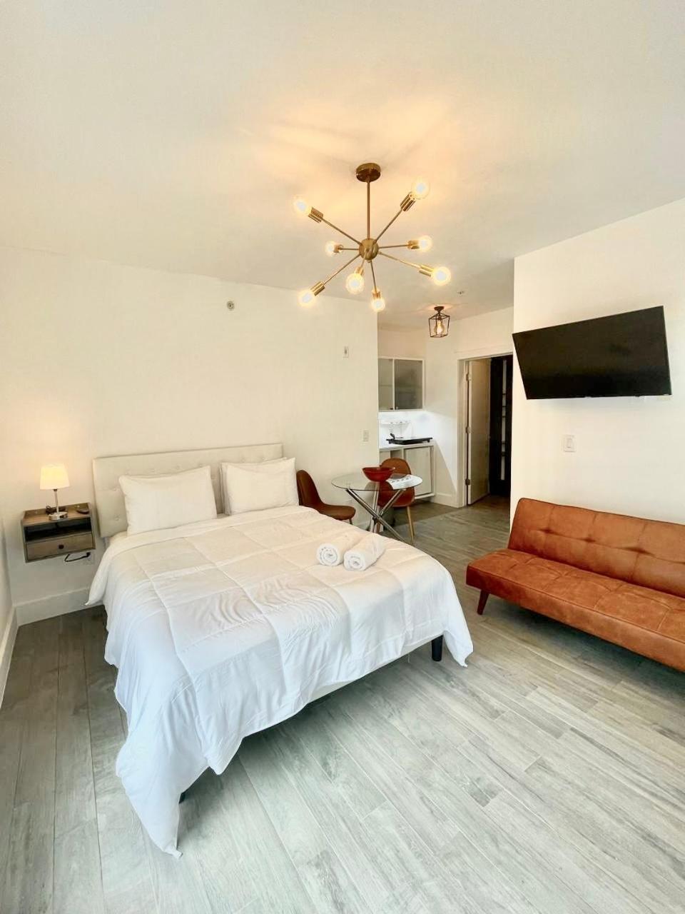 Standard Suite